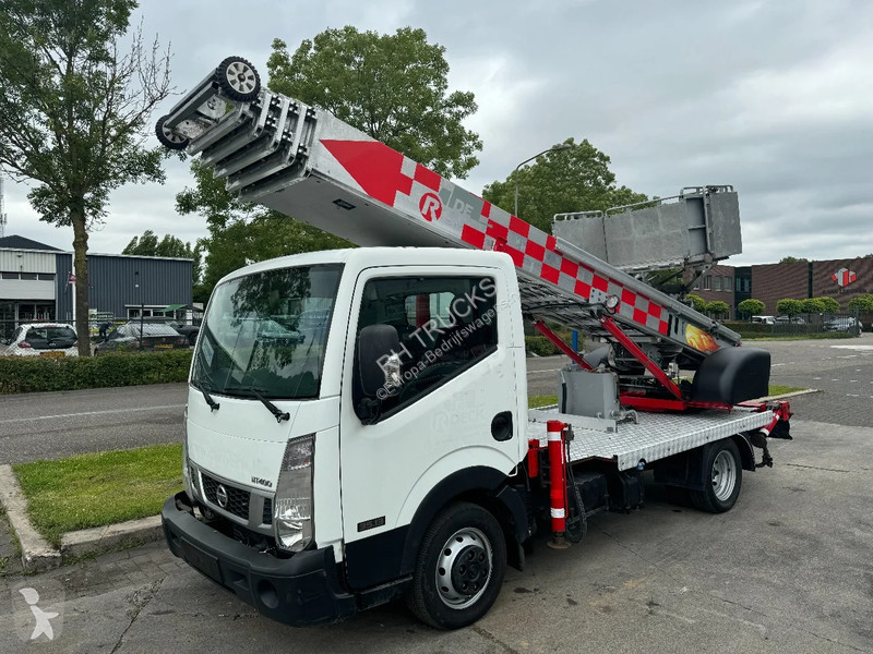 Véhicule utilitaire Nissan UNIT CABSTAR 35.13 +...