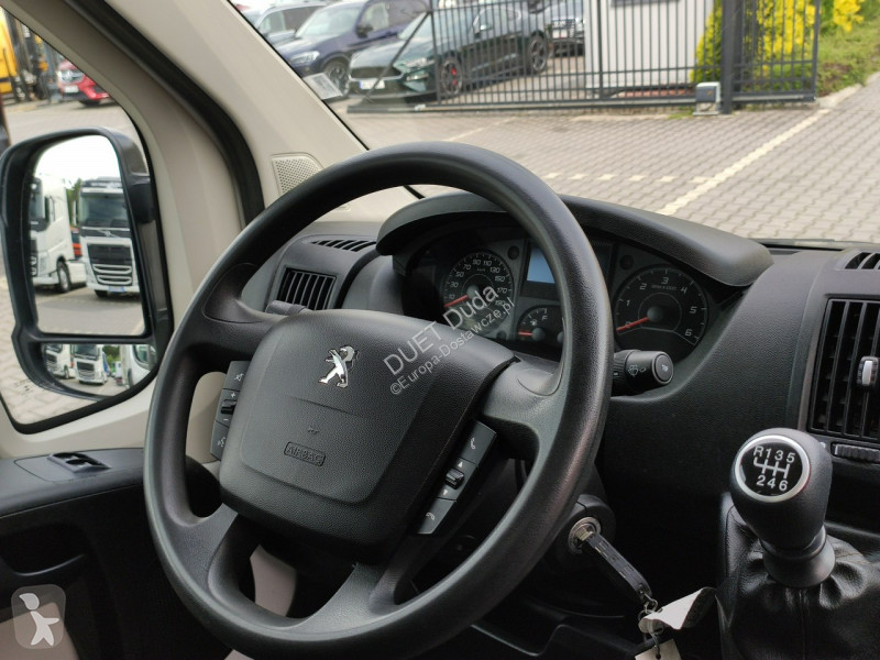 Véhicule utilitaire Peugeot
