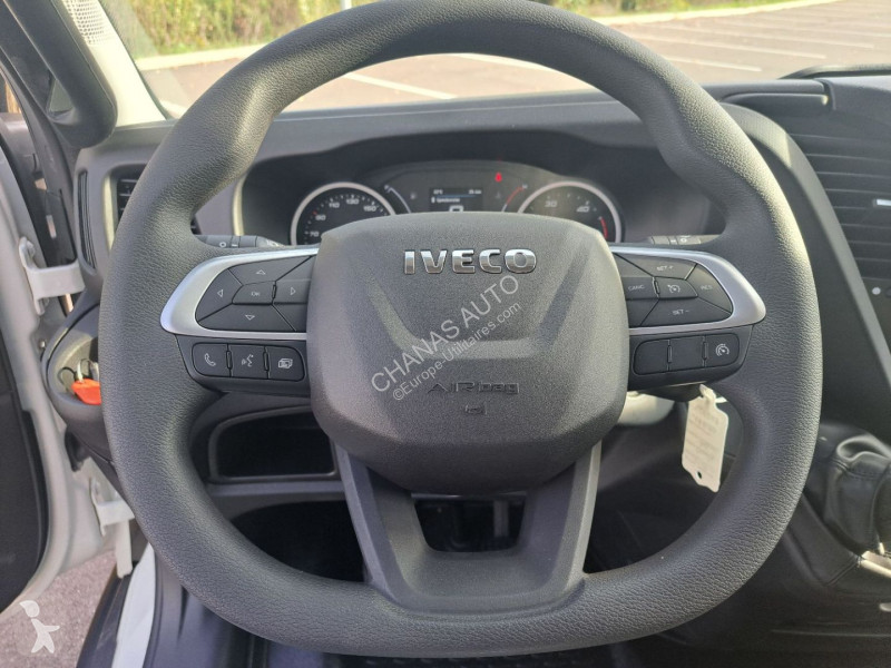 Véhicule utilitaire Iveco 35C18 180CV 3L PLSC...