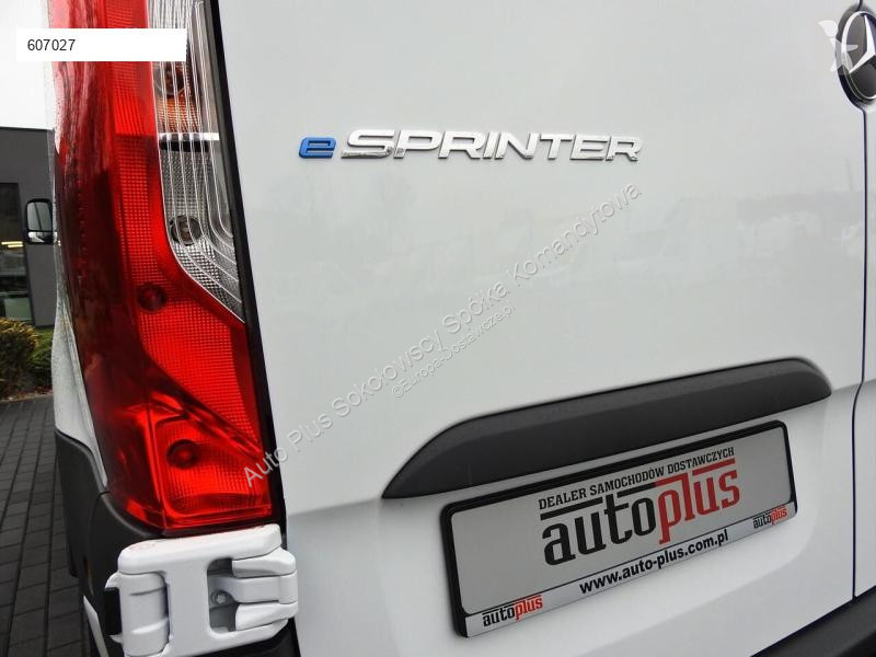 Véhicule utilitaire Mercedes ESPRINTER NOWY...