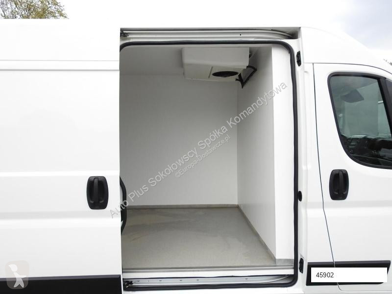 Autoutilitară Peugeot BOXER FURGON CHŁODNIA...