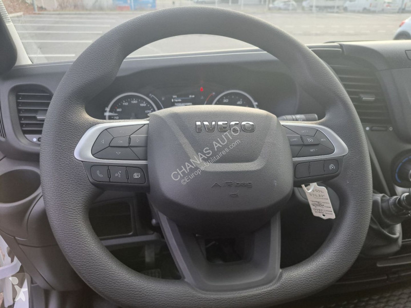 Autoutilitară Iveco 35C16 160CV 3L PLANCHER...
