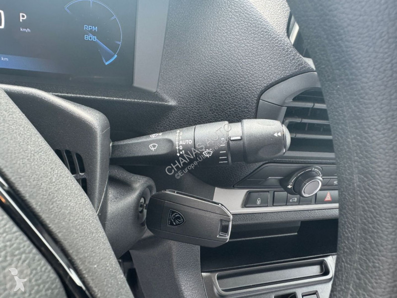 Užitkové vozidlo Peugeot XL 2.0 BLUEHDI 180 EAT8