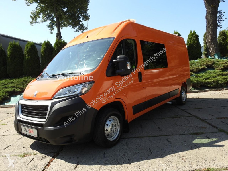 Véhicule utilitaire Peugeot BOXER FURGON...