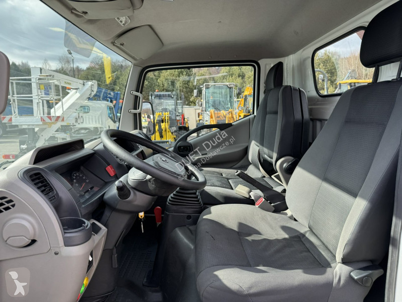 Véhicule utilitaire Nissan