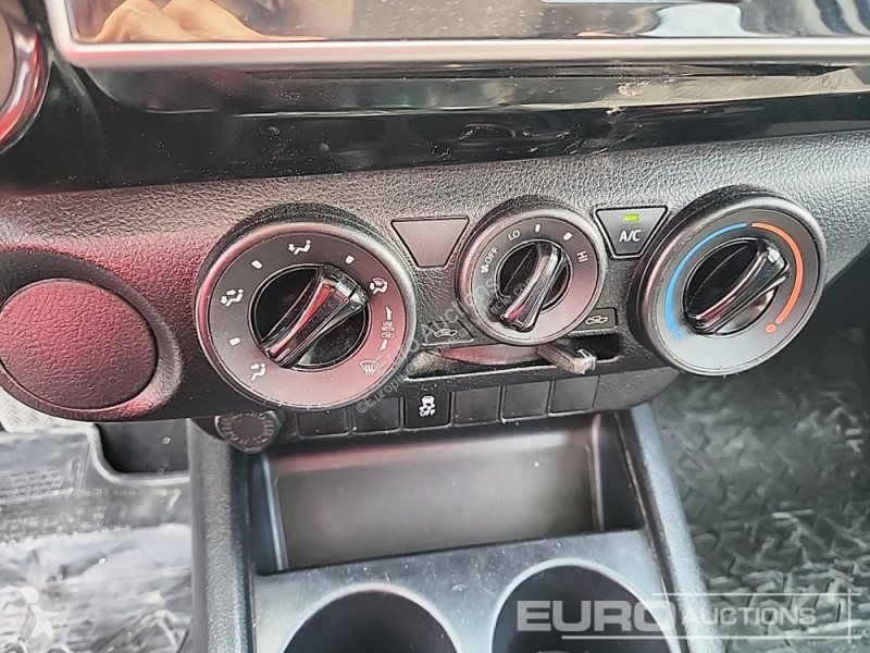 Véhicule utilitaire Toyota Hilux