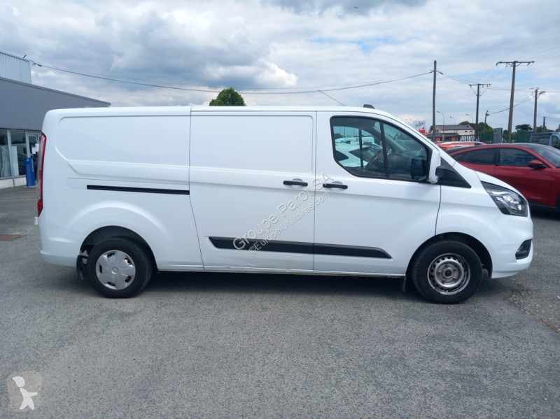 Véhicule utilitaire Ford 300 L2H1 2.0 EcoBlue...