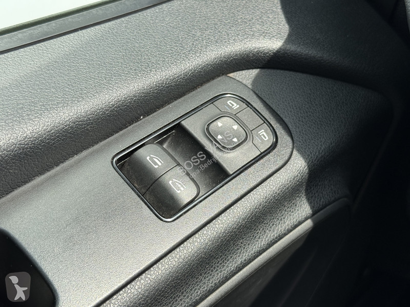 Autoutilitară Mercedes 315 1.9 CDI L2H2 Climate...