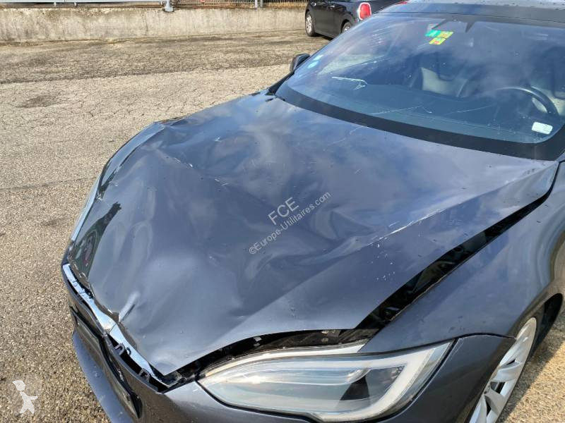 Véhicule utilitaire Tesla