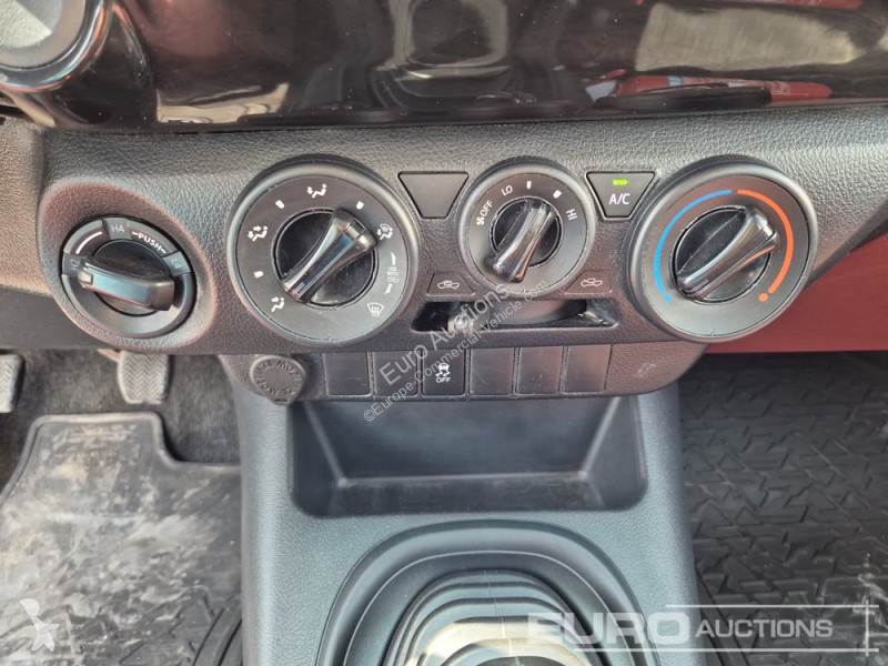 Véhicule utilitaire Toyota Hilux