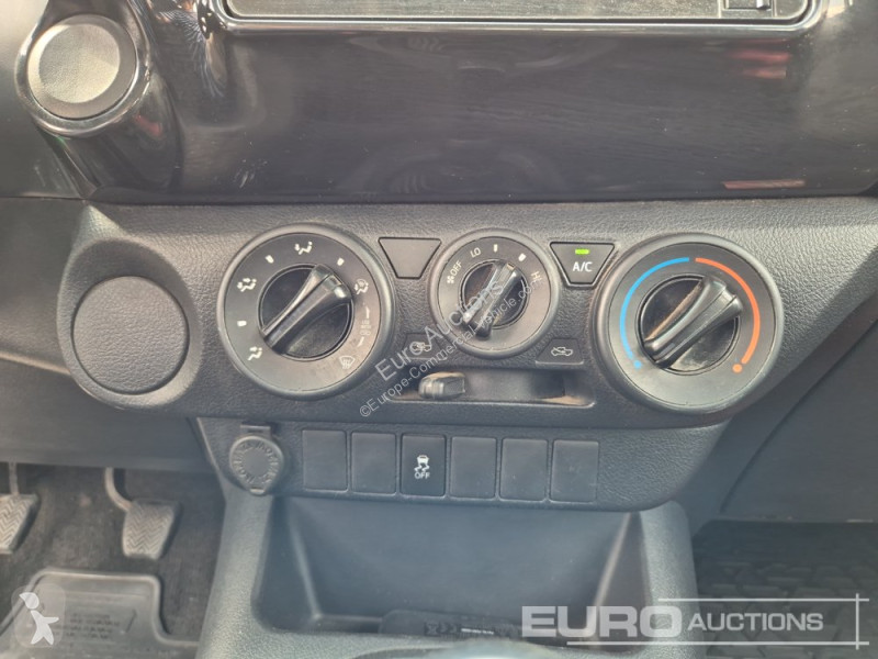 Véhicule utilitaire Toyota Hilux