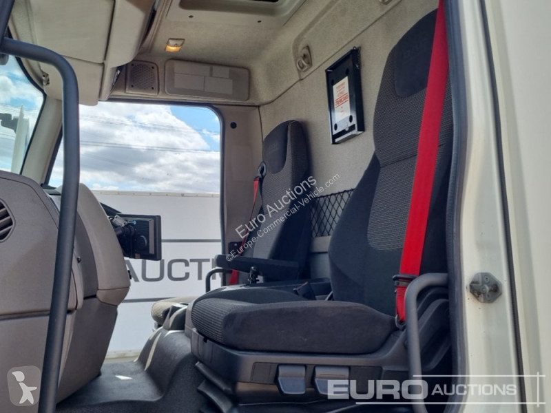 Véhicule utilitaire  LF220