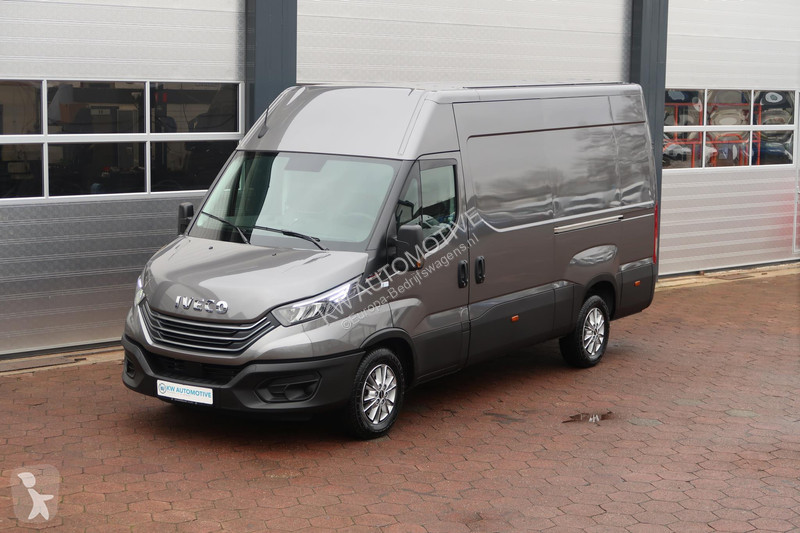 Veicolo commerciale Iveco 35S18HV 3.0 L2H2 AUT/...