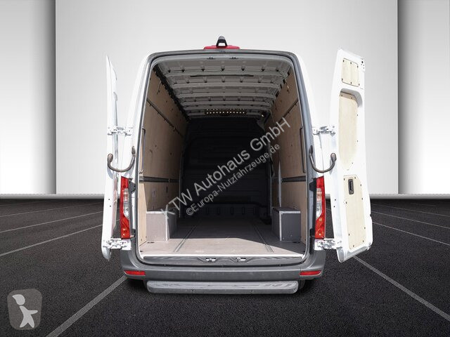 Véhicule utilitaire Mercedes 317...