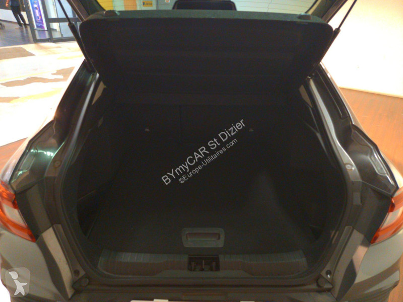 Autoutilitară Renault Arkana mild hybrid 140...