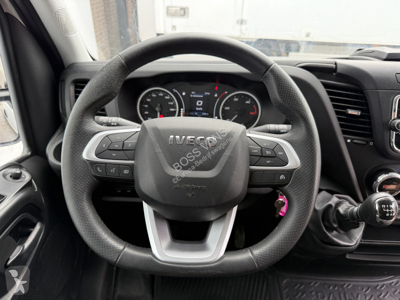 Véhicule utilitaire Iveco 35S16 2.3 L4H2...