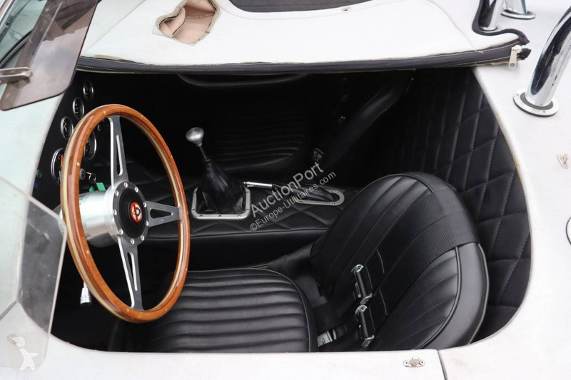 Furgoneta   Cobra replica