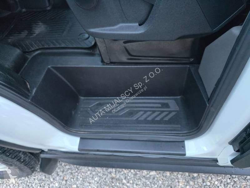 Samochód dostawczy Ford