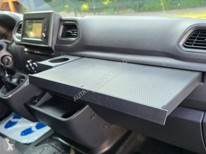 Samochód dostawczy Renault