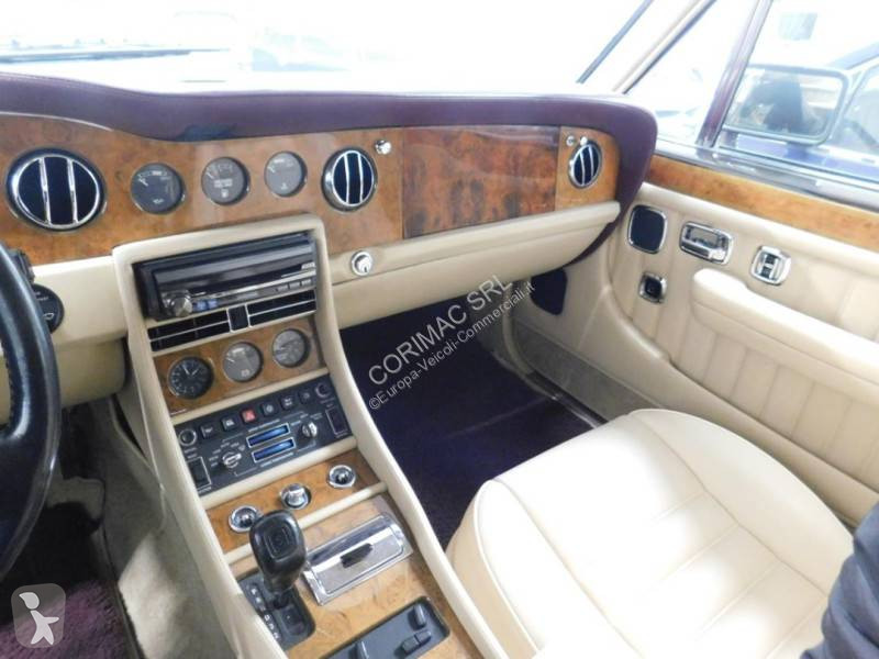 Samochód dostawczy Bentley
