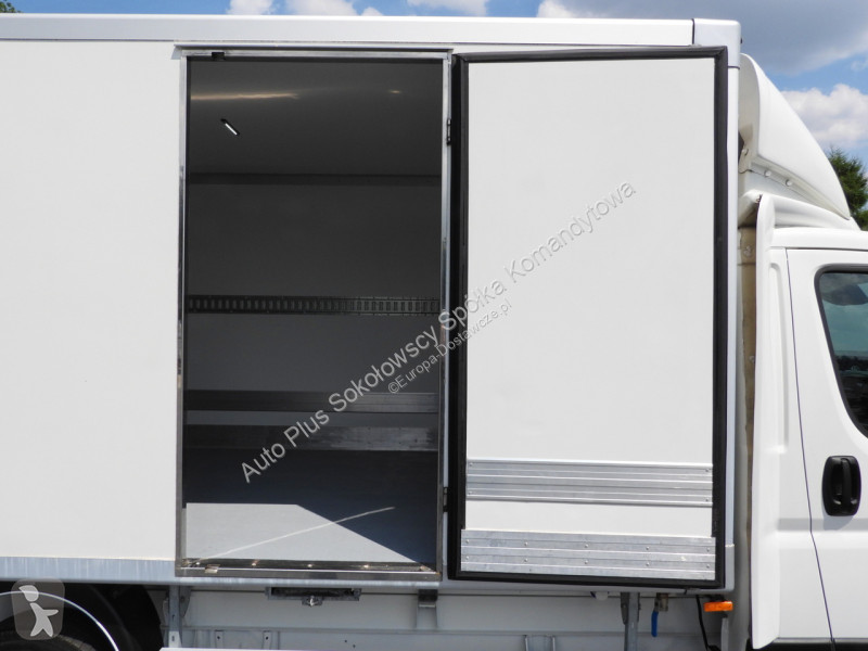 Samochód dostawczy Peugeot  BOXER