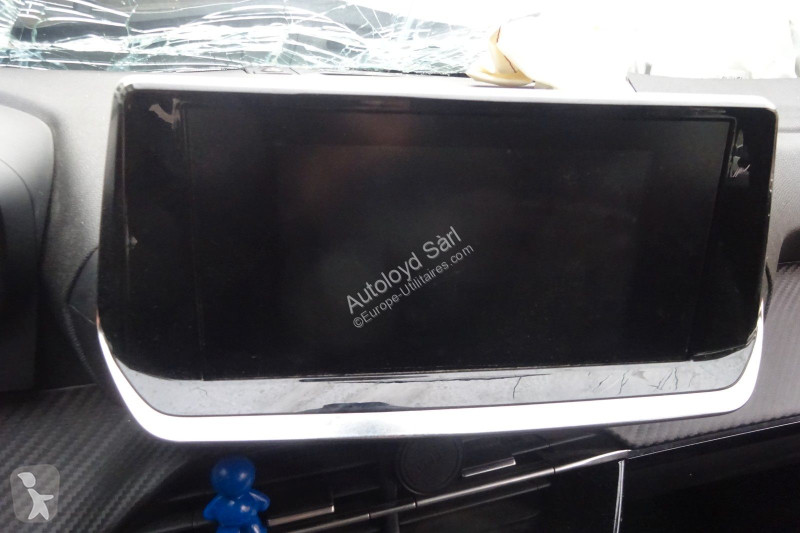 عربة نفعية Peugeot 1,2 PURETECH 100