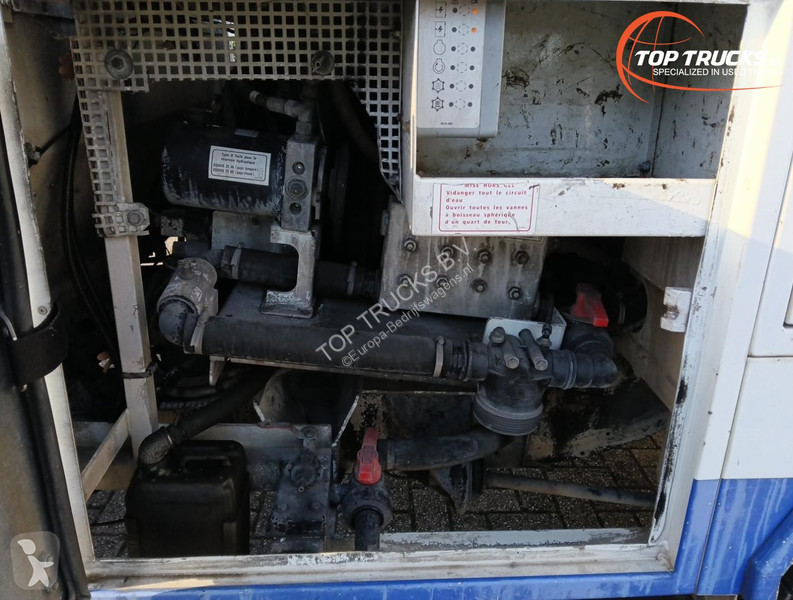 Samochód dostawczy Land Rover 130 4x4 -2.4 TD -...
