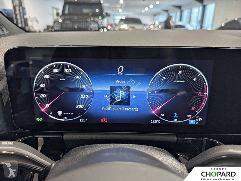 عربة نفعية Mercedes GLA 180 d 8G-DCT
