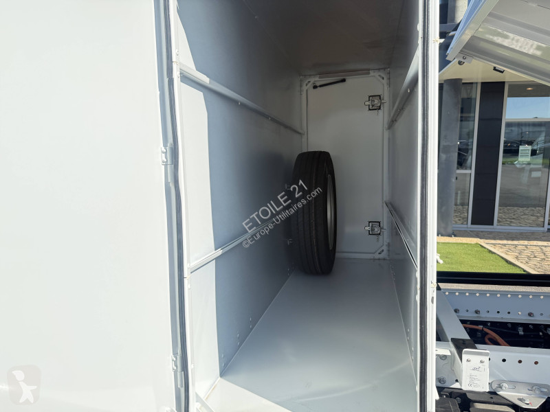 عربة نفعية Fuso 4C15NT1E34T1F 4x2 2023