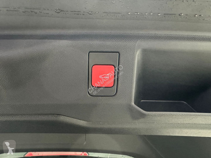 عربة نفعية Peugeot 1.2 Hybrid 145 GT e-DCS6...