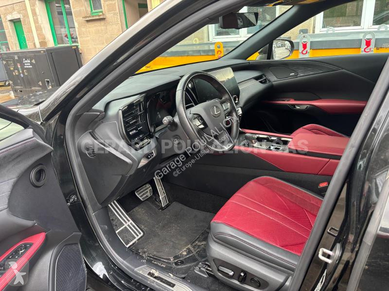 Samochód dostawczy Lexus 500H