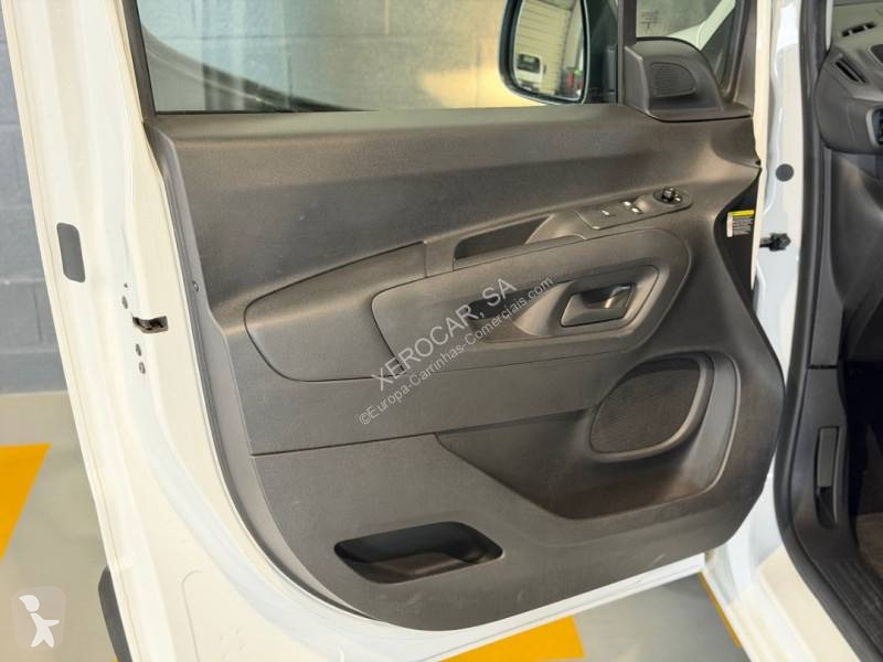 عربة نفعية Opel 1.5 CDTi 100HP 3L