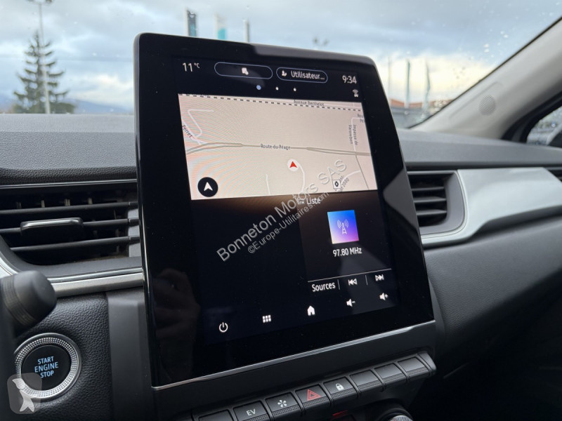 Samochód dostawczy Renault (2) techno E-Tech...