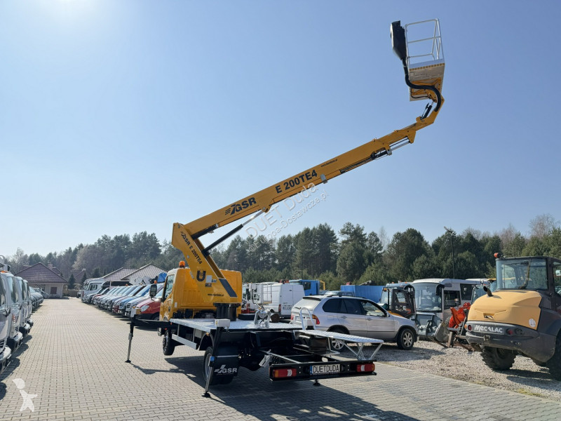 Nissan  Transporter