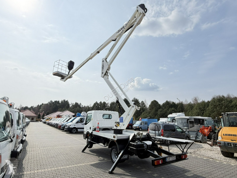 Nissan  Transporter