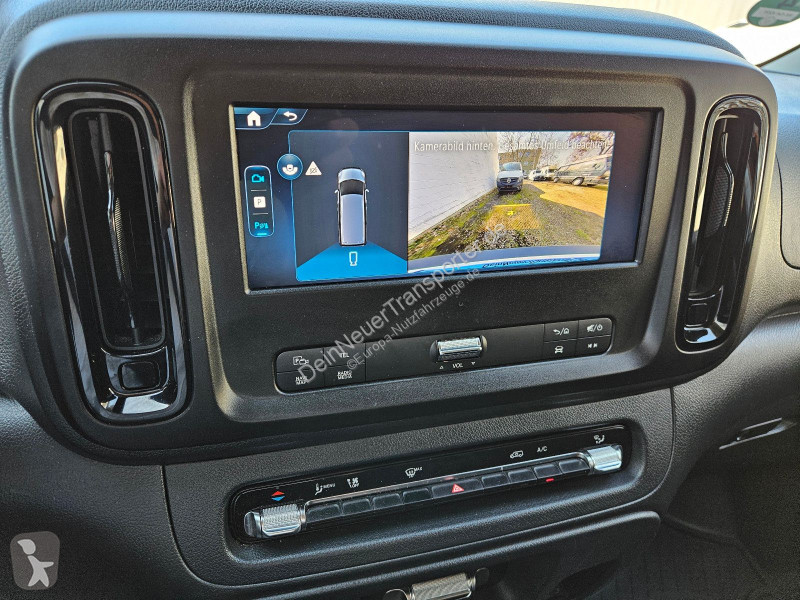 Mercedes Vito...