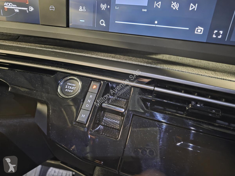 عربة نفعية Peugeot 5008 1.2i Hybrid -136 - BV...