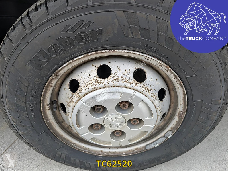 Furgoneta Peugeot 3t3 2l blue hdi 110 pack