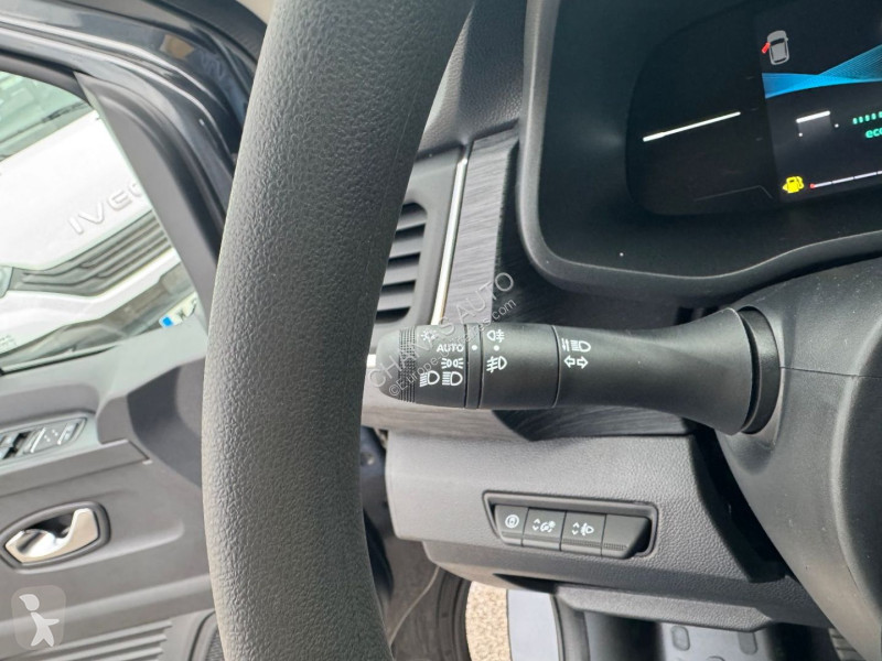 عربة نفعية Renault L2 Blue dCi 150 RED EDITION...