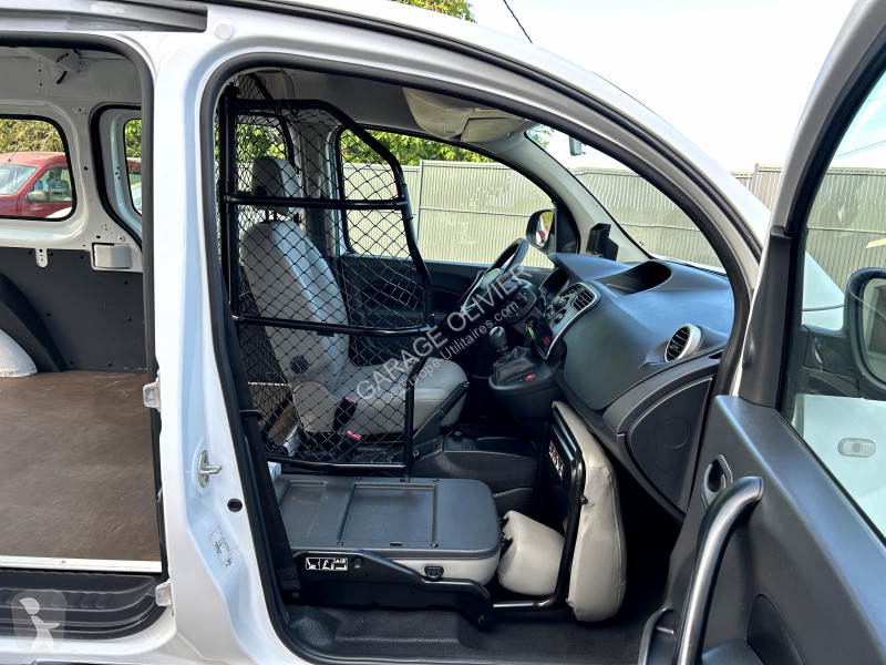 Лекотоварен автомобил Renault Maxi Grand Volume...