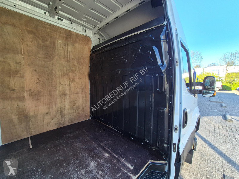 Furgoneta Iveco 35C15 3.0D L2H2 EURO6 GVW 3500KG