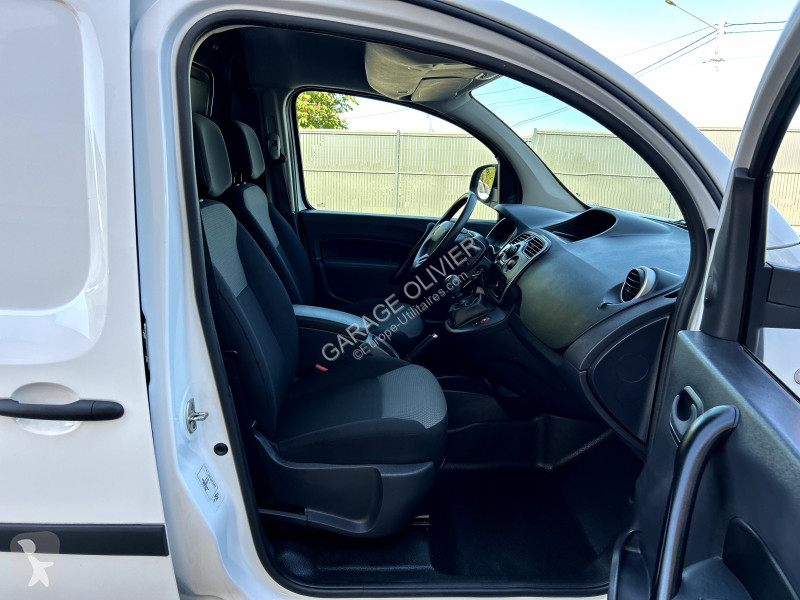 Véhicule utilitaire Renault Maxi Grand Volume...