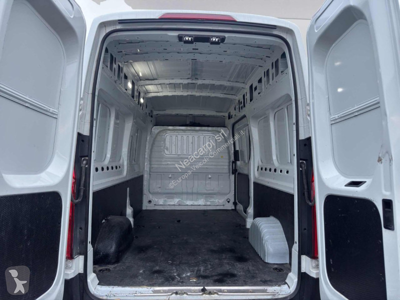 Veicolo commerciale Maxus 9