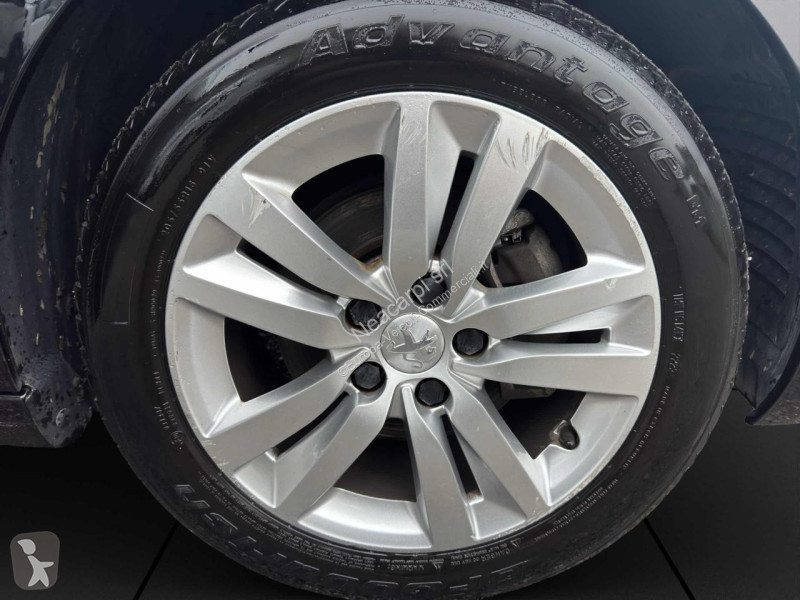 عربة نفعية Peugeot