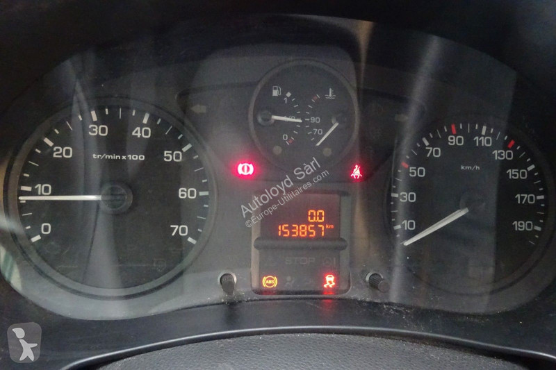 Véhicule utilitaire Peugeot PARTNER 1,6 HDI 99