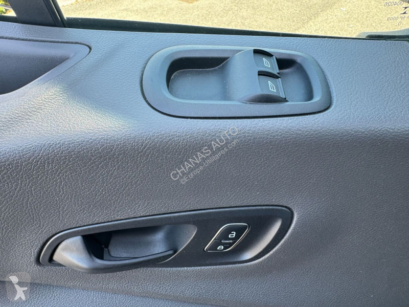 Véhicule utilitaire Ford 350 L2H2 2.0 EcoBlue...