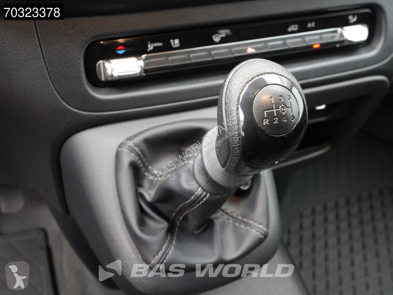 Véhicule utilitaire Mercedes 110 Nwe model L2H1...