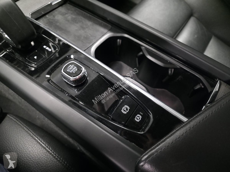 Samochód dostawczy Volvo XC60 B4 Micro-Hybride...