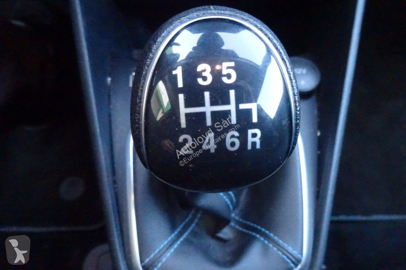 Véhicule utilitaire Ford FIESTA 1,0 I 95