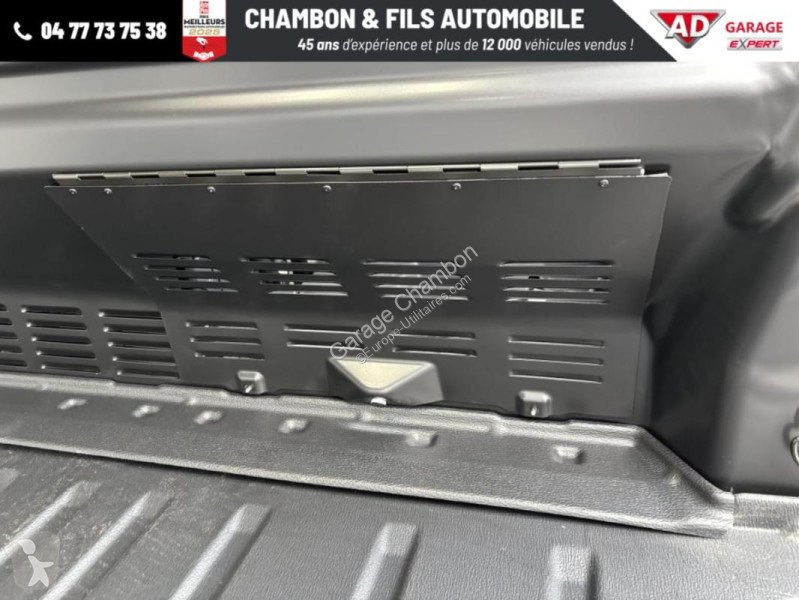 Véhicule utilitaire Ford FOURGON 320 L1H1 2.0...